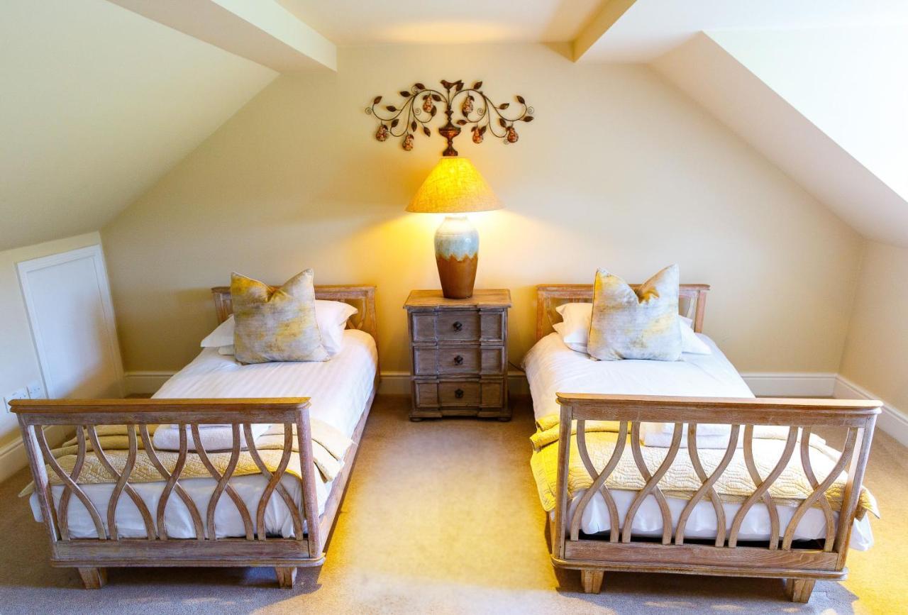 Plough Inn Lupton Extérieur photo