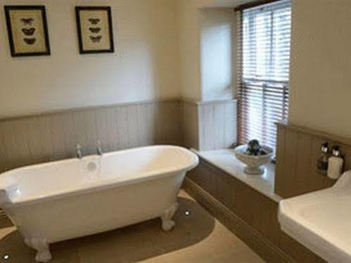 Plough Inn Lupton Extérieur photo