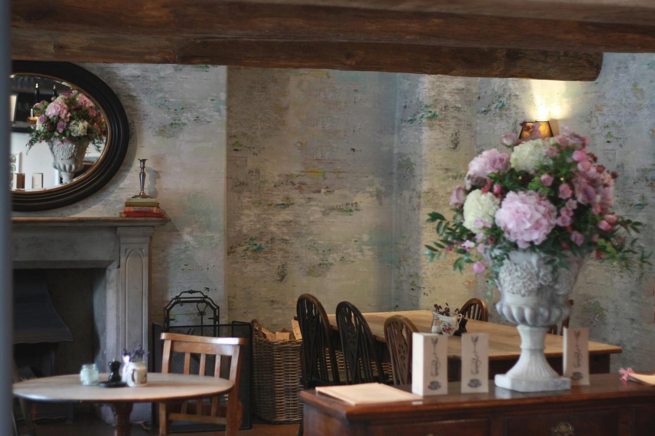 Plough Inn Lupton Extérieur photo