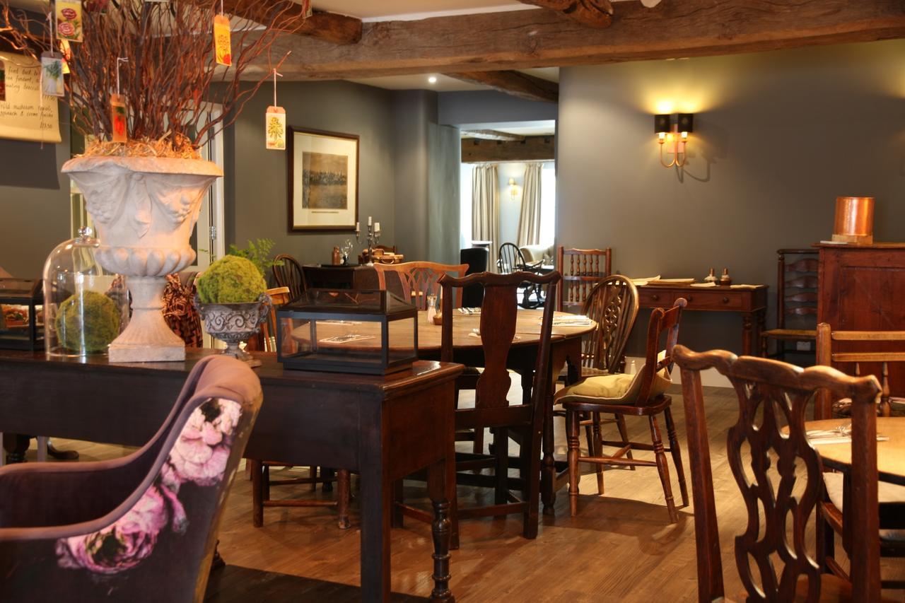 Plough Inn Lupton Extérieur photo